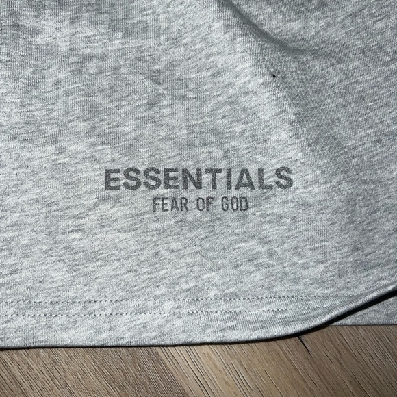 *SEND BEST OFFER* Essentials Fear Of God shorts Size large - Picture 6 of 6